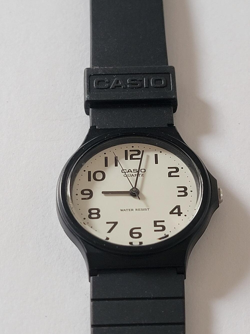 Casio Mens Watch Cream Dial Black Resin Strap Quartz Water Resist 1330 MQ-24